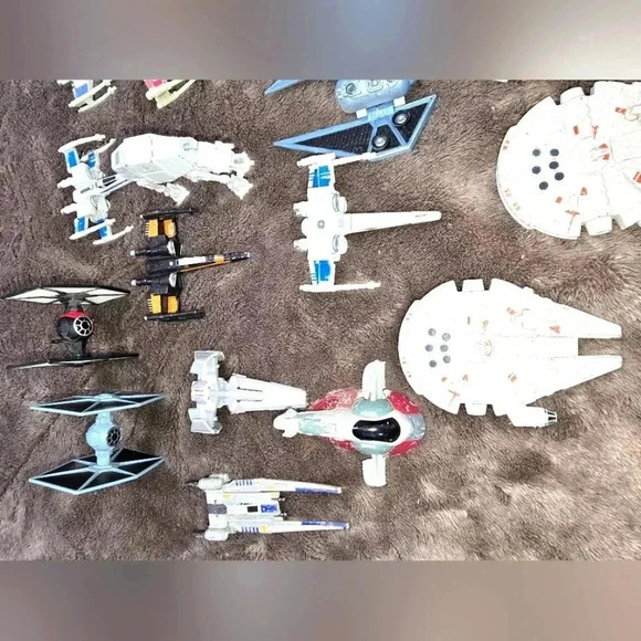 Star Wars Mini Hot Wheels Diecast Toys Assorted Mini Toys - Picture 6 of 8